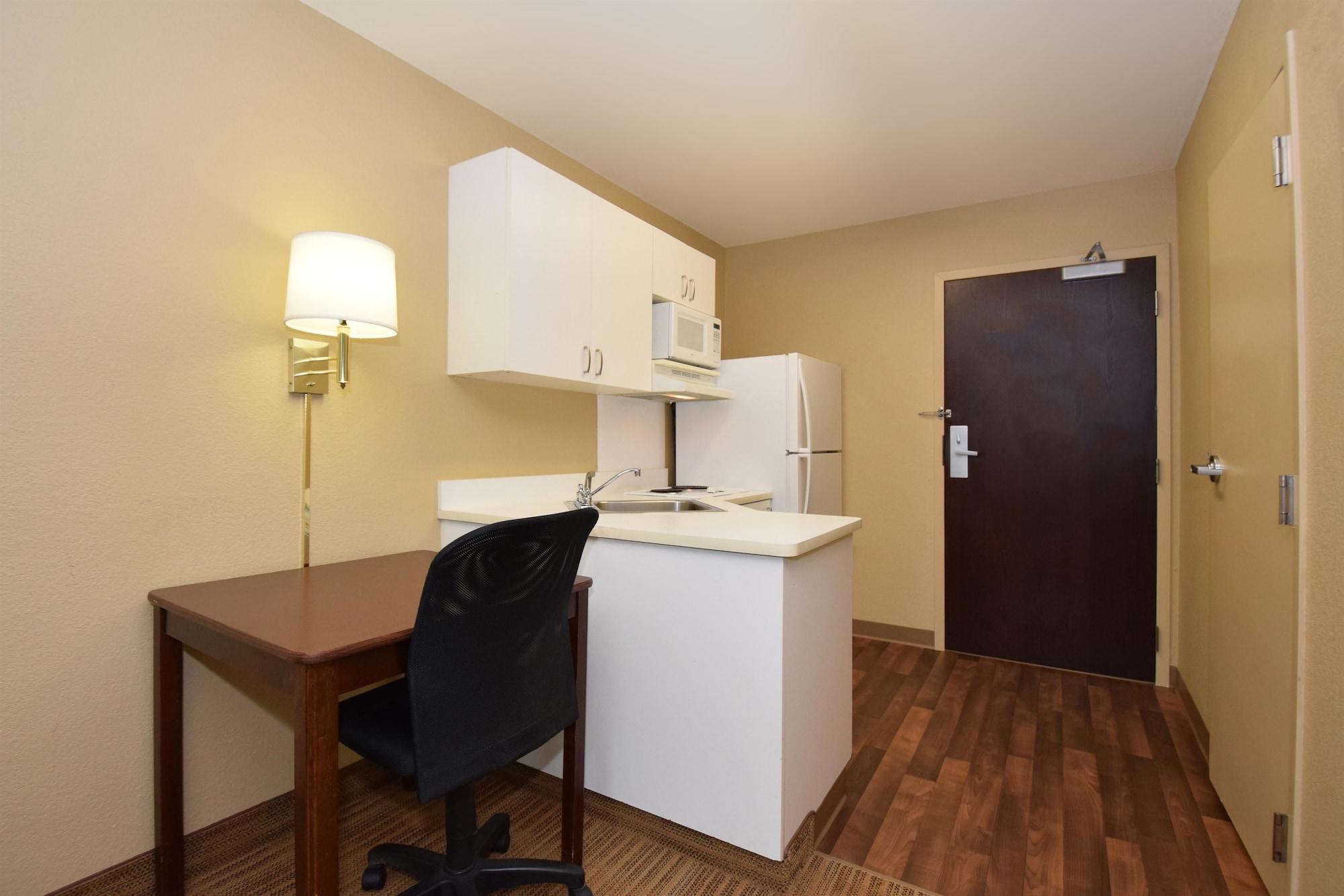 Extended Stay America Select Suites - Springfield - South Екстер'єр фото