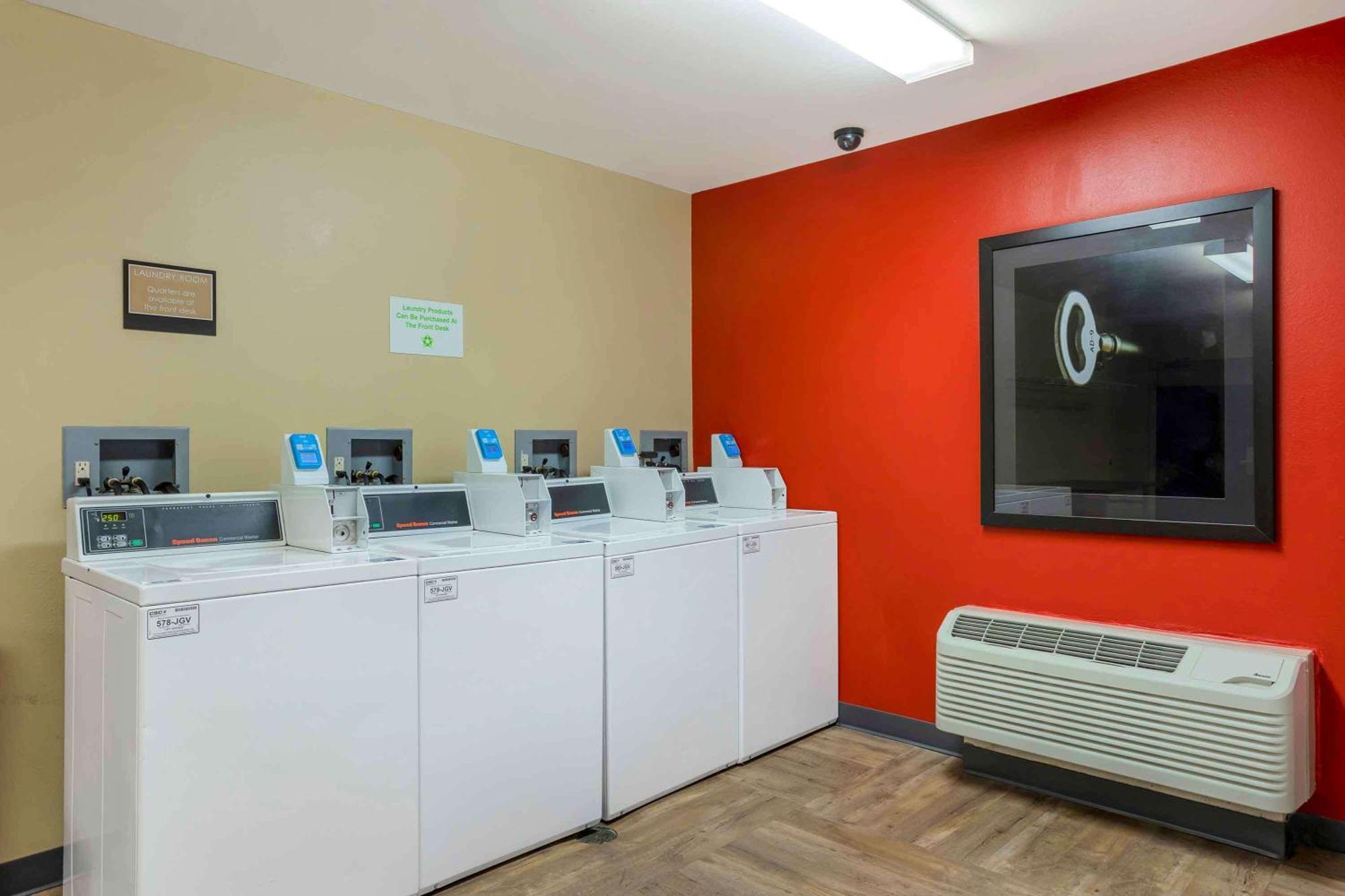 Extended Stay America Select Suites - Springfield - South Екстер'єр фото