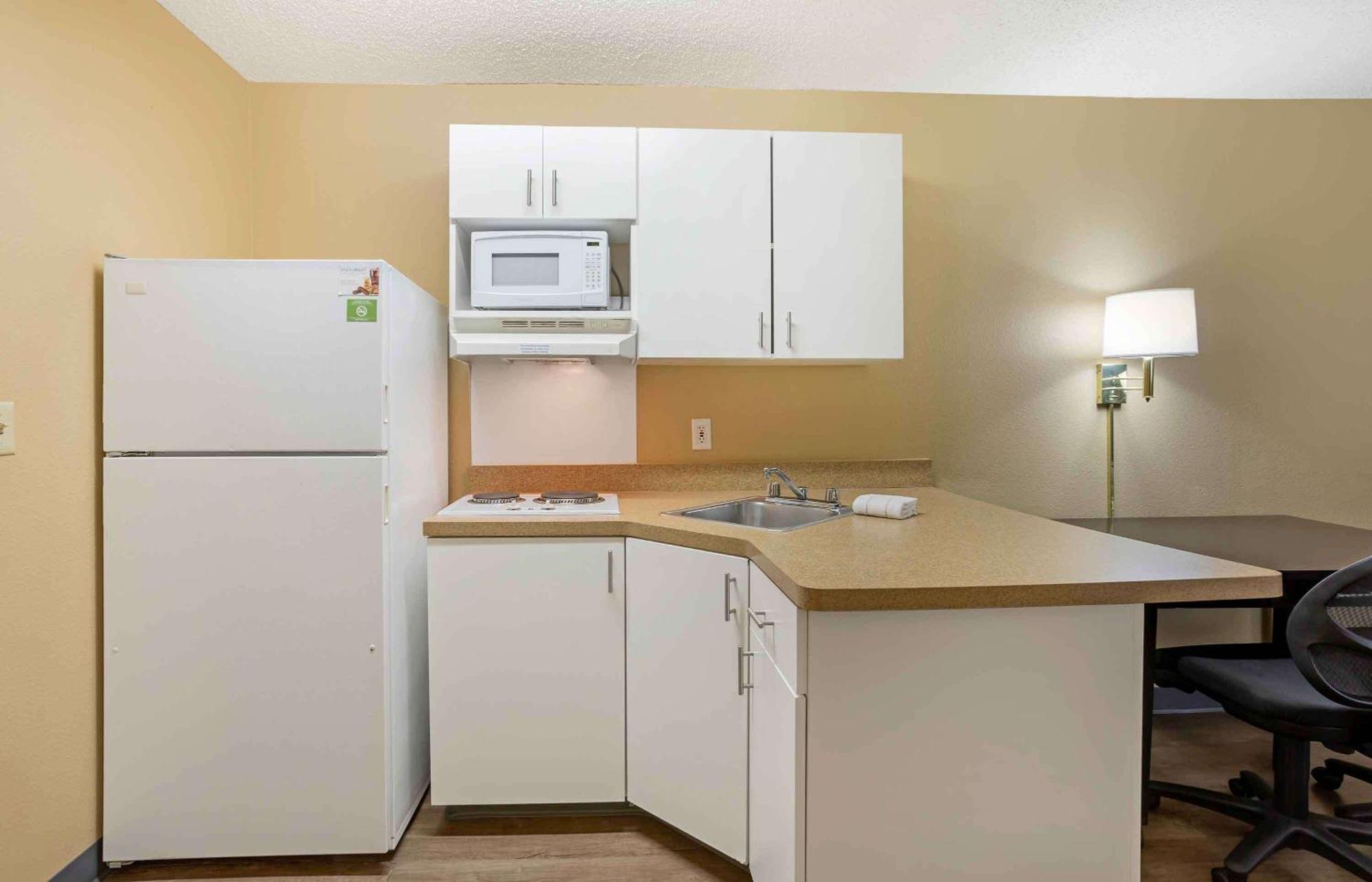 Extended Stay America Select Suites - Springfield - South Екстер'єр фото