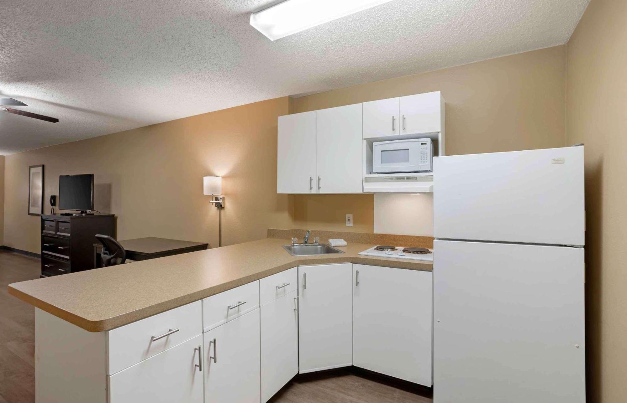 Extended Stay America Select Suites - Springfield - South Екстер'єр фото