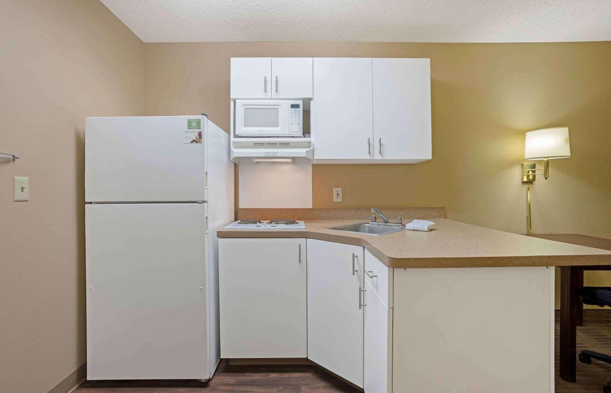 Extended Stay America Select Suites - Springfield - South Екстер'єр фото