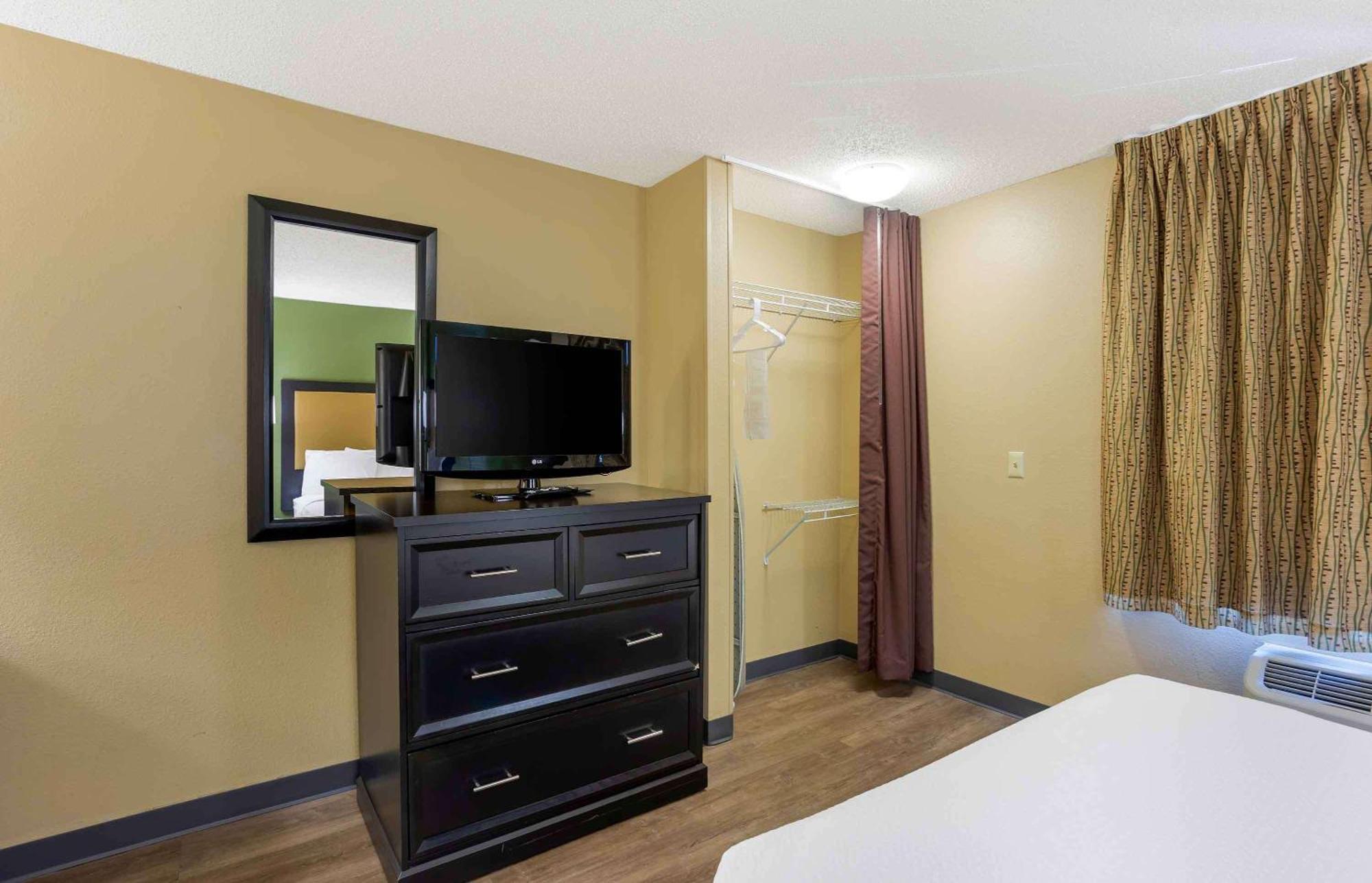 Extended Stay America Select Suites - Springfield - South Екстер'єр фото