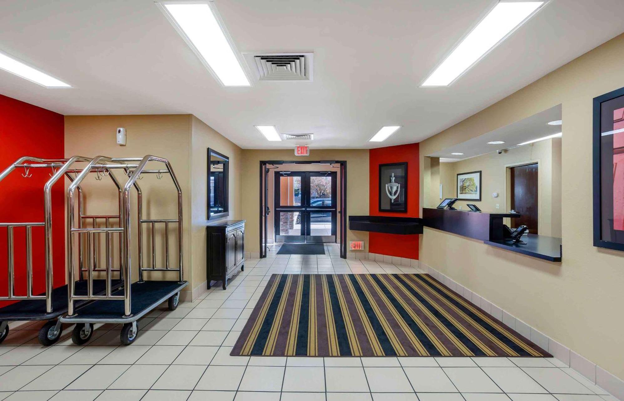 Extended Stay America Select Suites - Springfield - South Екстер'єр фото